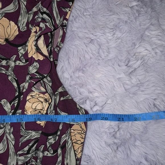 NWOT Banana Republic Purple and Cream Floral Blouse - Picture 4 of 6